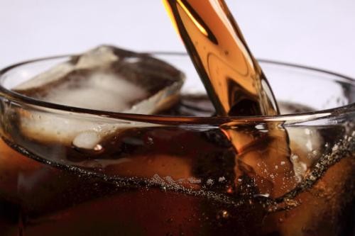 Thức uống có đường chứa nhiều nguy cơ - Ảnh minh họa